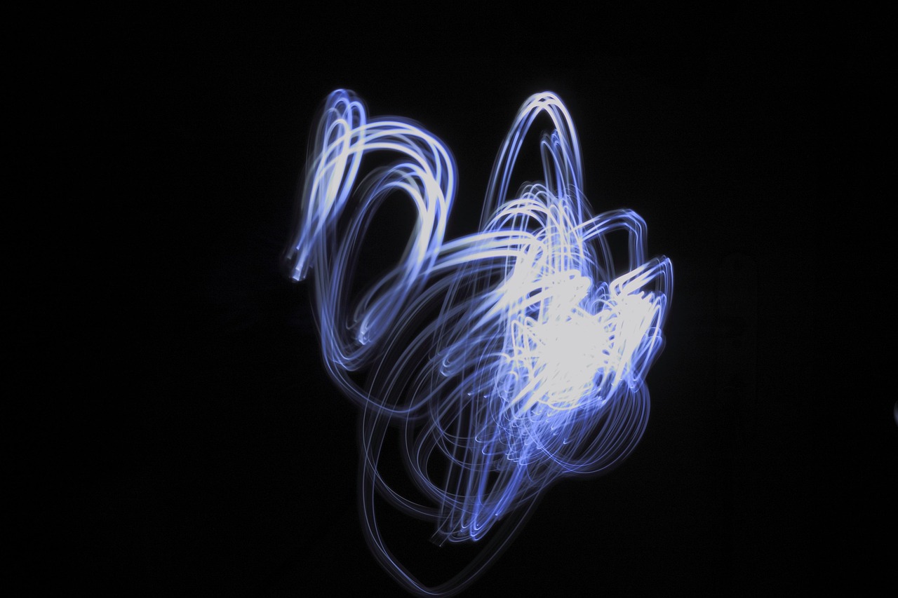 簡(jiǎn)單動(dòng)漫畫(huà)，獨(dú)特的藝術(shù)表達(dá)形式